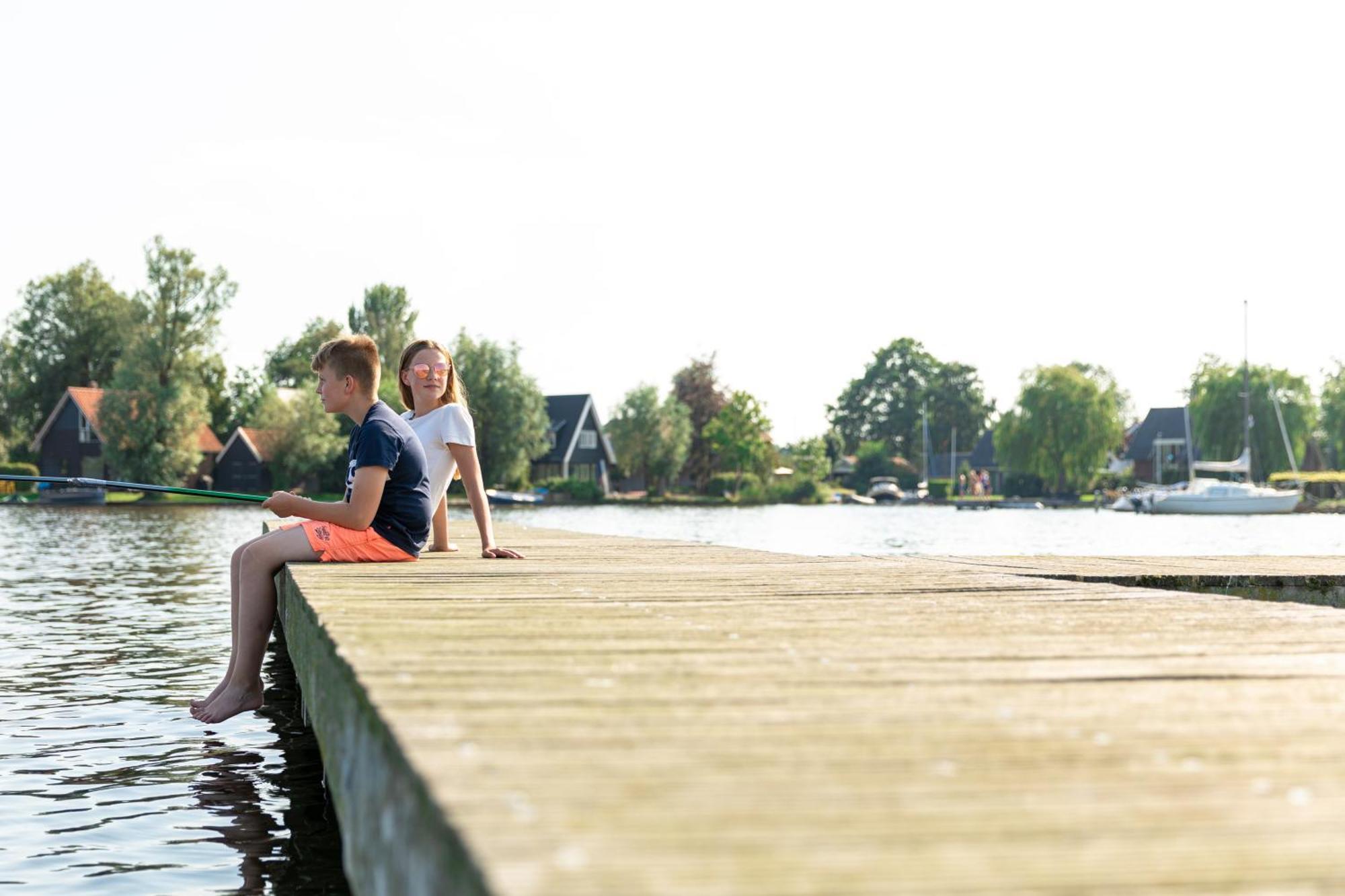 Waterpark Oan 'E Poel Bij Sneekermeer Terherne Exterior foto